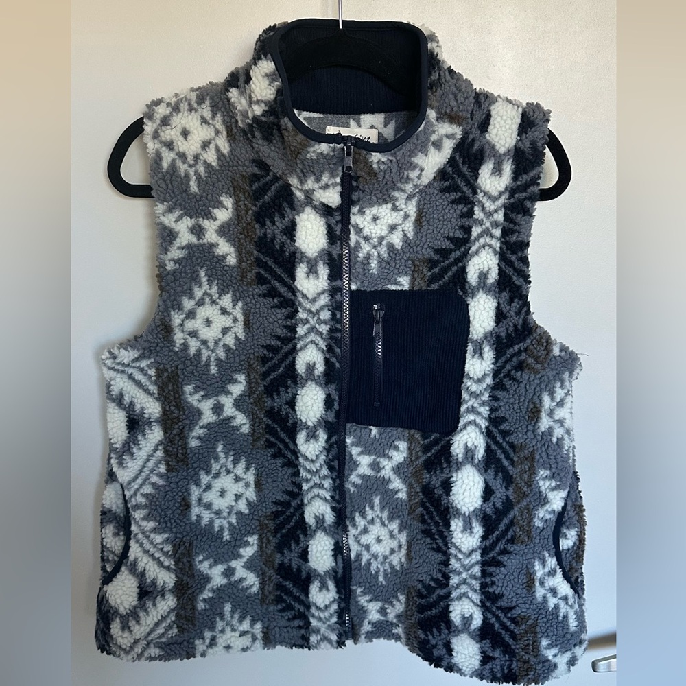 Wintery - Snowflake fleece vest